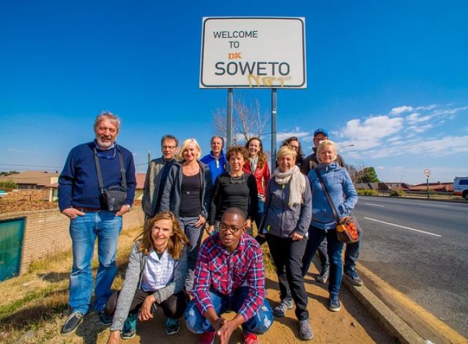 Soweto Apartheid Museum and Lunch Tour